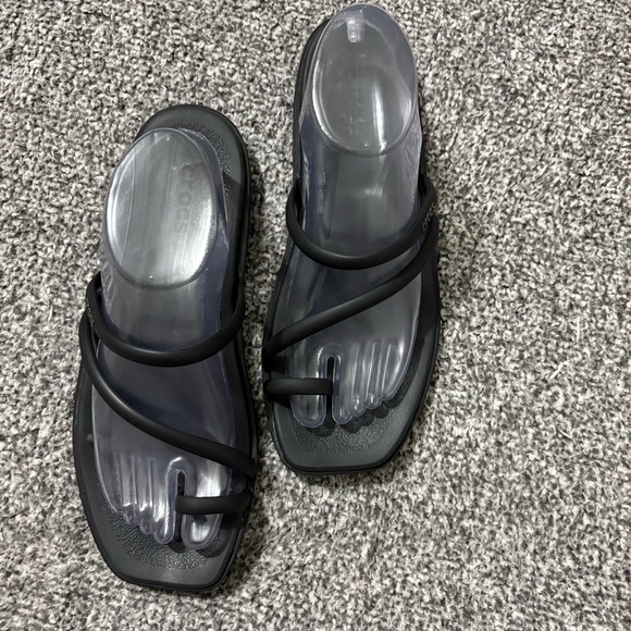 Share CROCS Sandals Miami Open Toe Loop Black Vegan Slip On flip Flop Flats 9 - Picture 1 of 12